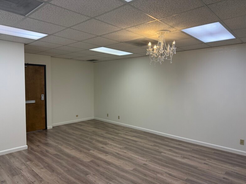 More Photos Of 3814 Colorado Blvd, Pasadena Loft Creative Space For Lease