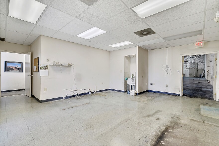 More Photos Of 8390 Terminal Rd, Lorton Flex For Sale