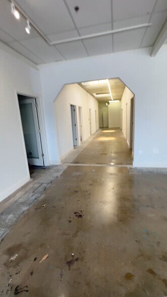 Primary Photo Of 323-329 Central Ave, Sarasota Office For Lease