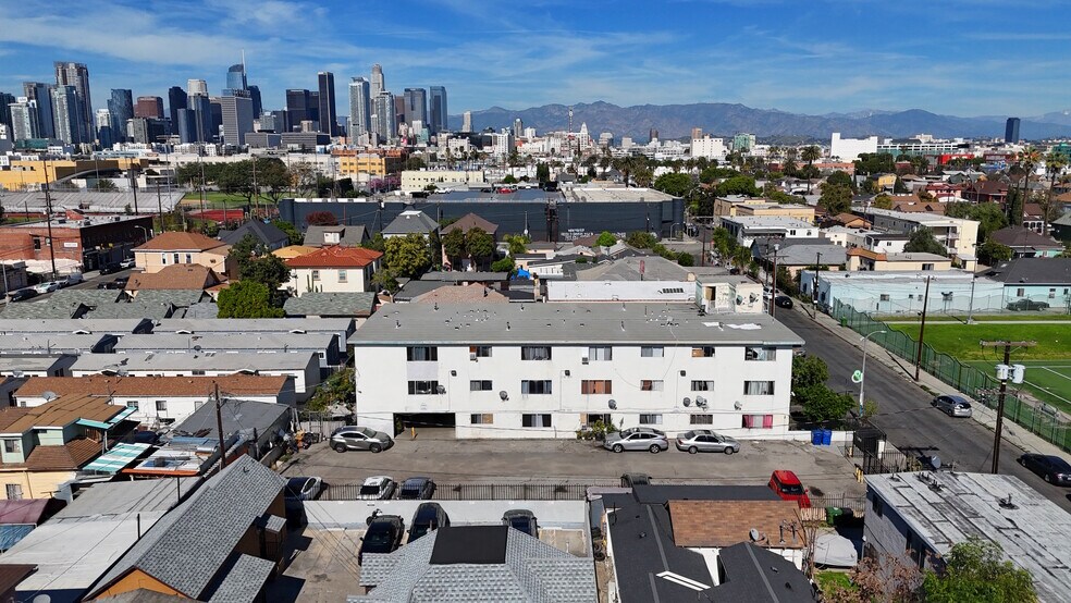 More Photos Of 2335 Wall St, Los Angeles Apartments For Sale