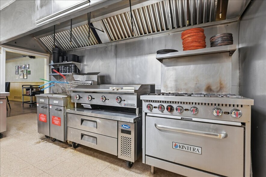 More Photos Of 405 Main St, Silver City Restaurant For Sale