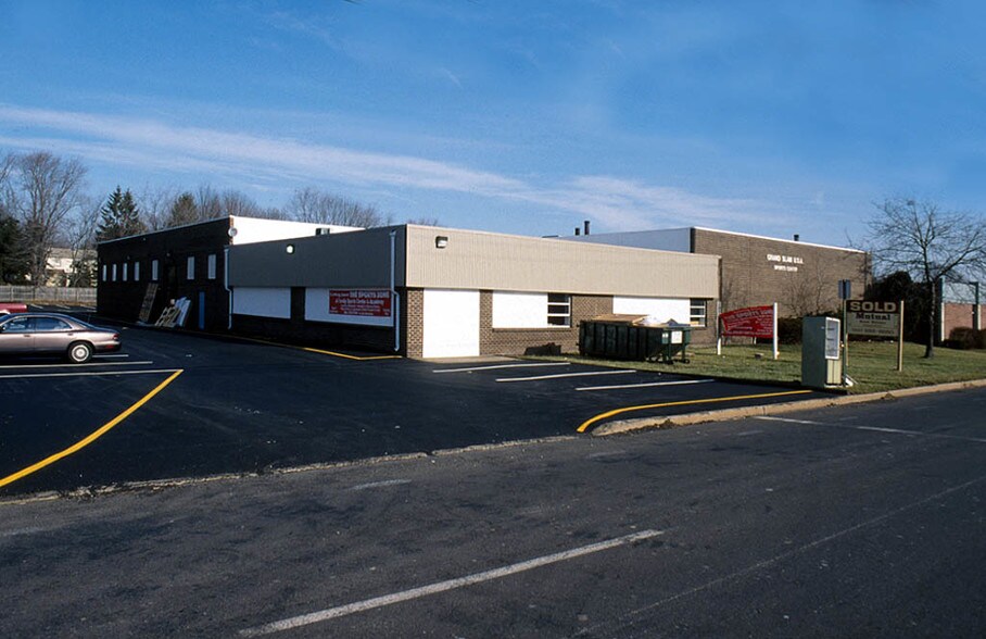Primary Photo Of 1065 Industrial Blvd, Southampton Warehouse For Lease