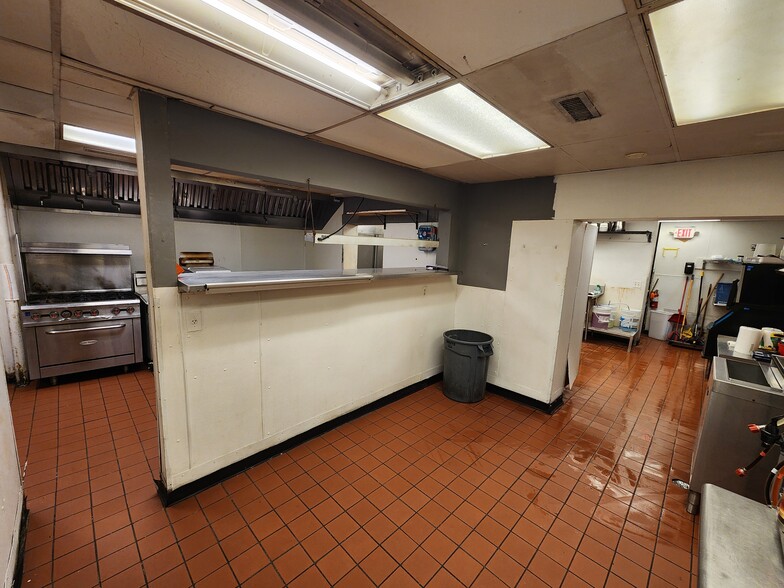 More Photos Of 321 N Main St, Hendersonville Restaurant For Lease