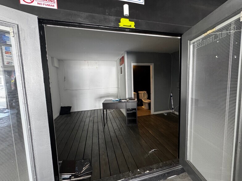 More Photos Of 5612 Dewey St, Hollywood Light Manufacturing For Lease