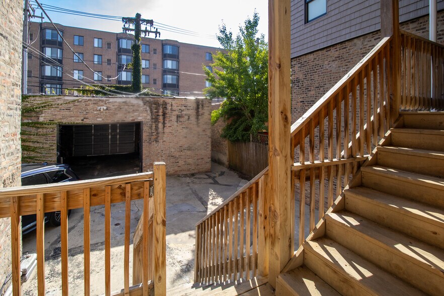 More Photos Of 619 E Groveland Park, Chicago Apartments For Sale