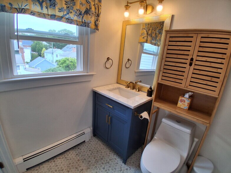 More Photos Of 117 Water St, Stonington Apartments For Sale