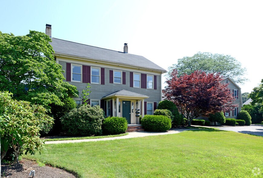 More Photos Of 693 E Central St, Franklin Office For Lease