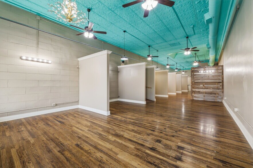 More Photos Of 318 N Chadbourne St, San Angelo Storefront For Sale