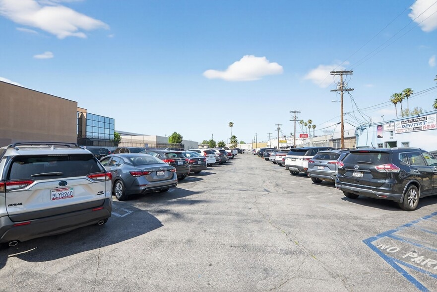 More Photos Of 18314 Sherman Way, Reseda Storefront For Lease