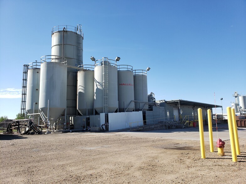 More Photos Of 420 Halliburton Dr, Williston Industrial For Lease