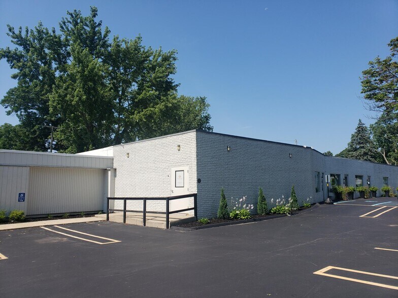 More Photos Of 38221 Plymouth Rd, Livonia Medical For Lease