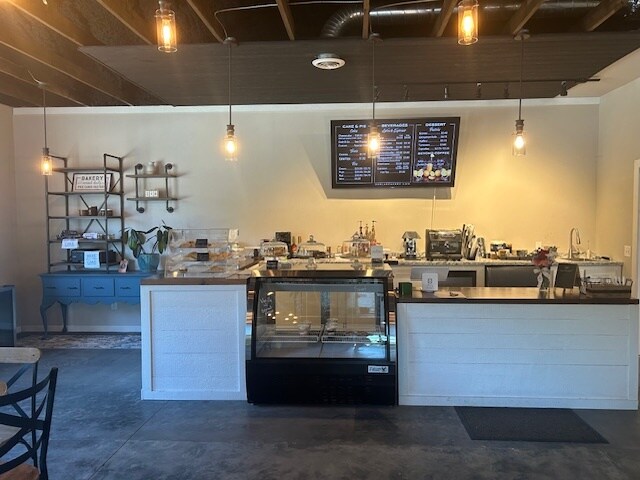 More Photos Of 200 Highlandville Rd, Highlandville Restaurant For Sale