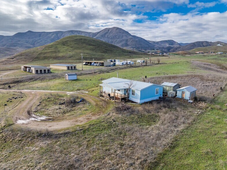 More Photos Of 10 Arthur Ln, Horseshoe Bend Self Storage For Sale