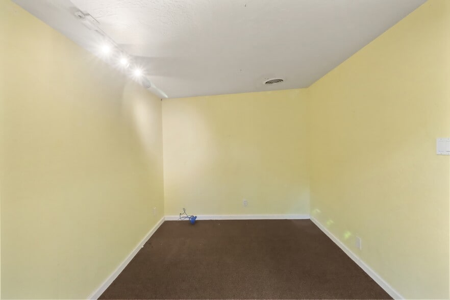 More Photos Of 4731 El Camino Ave, Carmichael Office For Sale