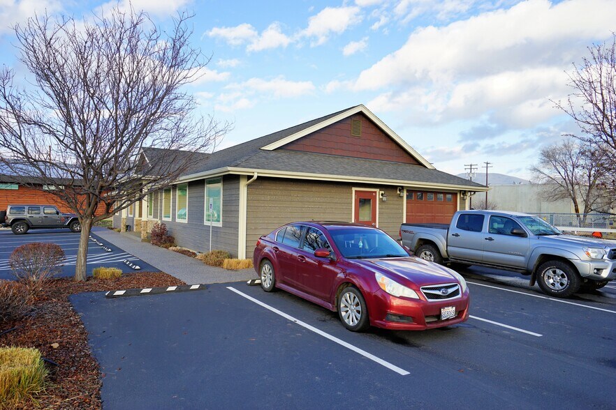 2410 Terrace Heights Dr, Yakima, WA 98901 Office For Lease