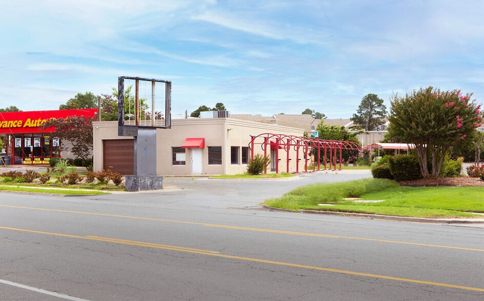 Primary Photo Of 9500 N Rodney Parham Rd, Little Rock Freestanding For Sale