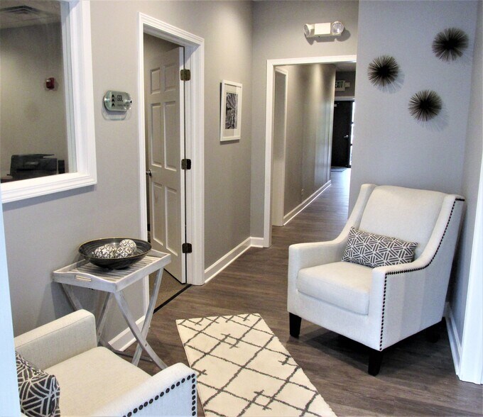 More Photos Of 245-285 Stonegate Rd, Algonquin Medical For Sale