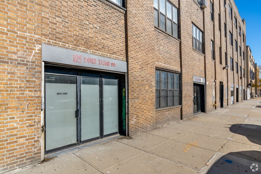 More Photos Of 109 Ingraham St, Brooklyn Loft Creative Space For Lease