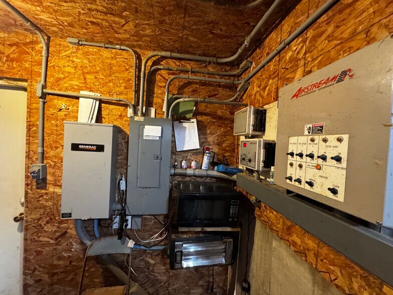 More Photos Of N5000 Co M hwy, Darien Warehouse For Sale