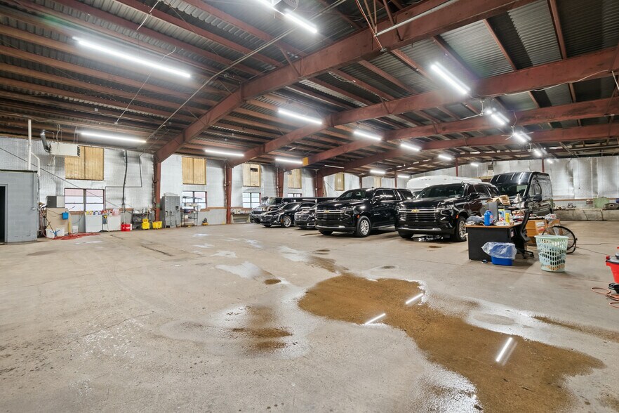 More Photos Of 322 Terminal St SW, Grand Rapids Distribution For Lease