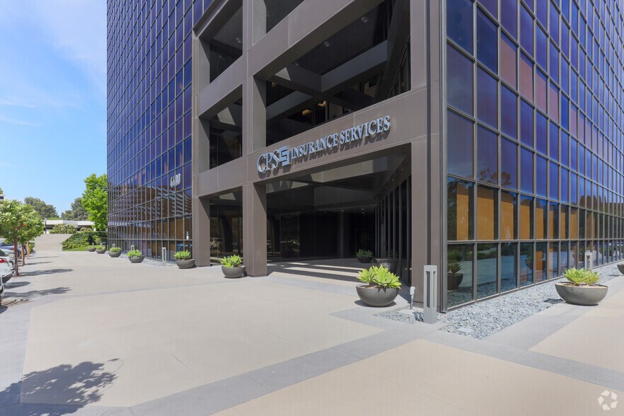 More Photos Of 4400 MacArthur Blvd, Newport Beach Office For Lease