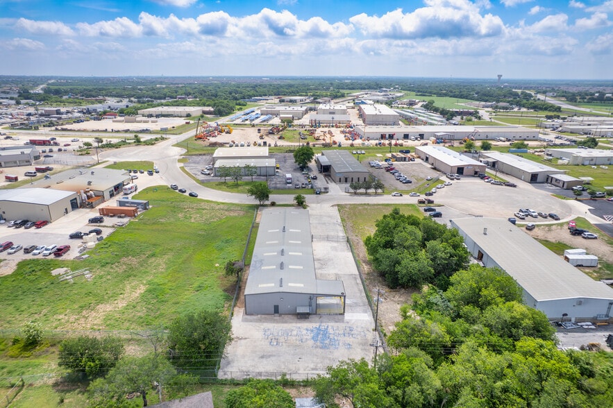 More Photos Of 1141 Guadalupe Dr, Cibolo Manufacturing For Lease