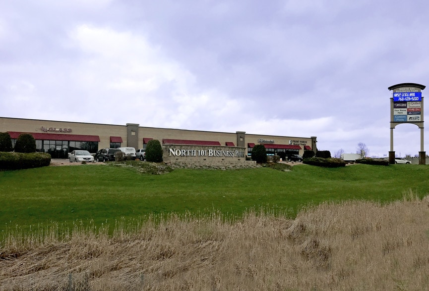 More Photos Of 14140-14198 Northdale Blvd, Rogers Showroom For Lease