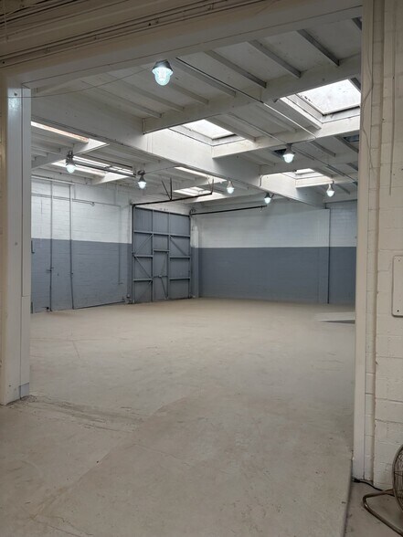 More Photos Of 13413 S Broadway, Los Angeles Manufacturing For Sale