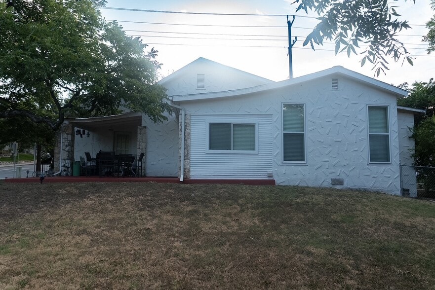 More Photos Of 133 W Huisache Ave, San Antonio Multifamily For Sale