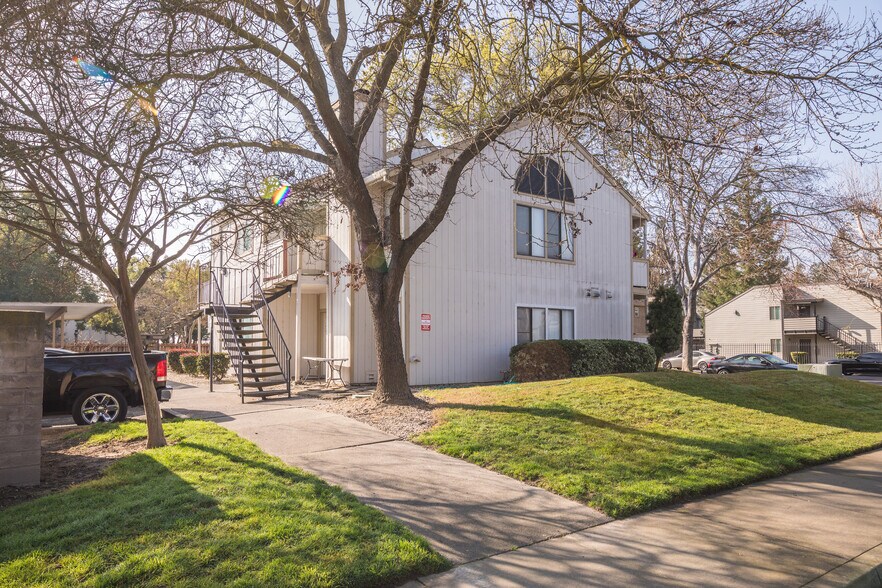 More Photos Of 2424 Winchester Dr, Lodi Apartments For Sale