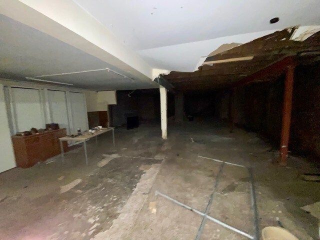 More Photos Of 97-99 High St, Brierley Hill Storefront For Lease