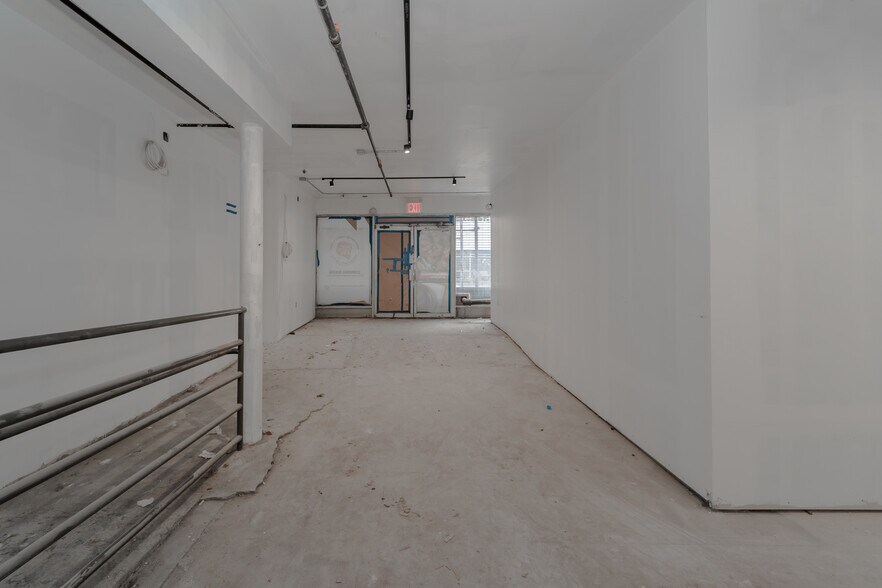 More Photos Of 131 W 14th St, New York Storefront Retail Residential For Lease