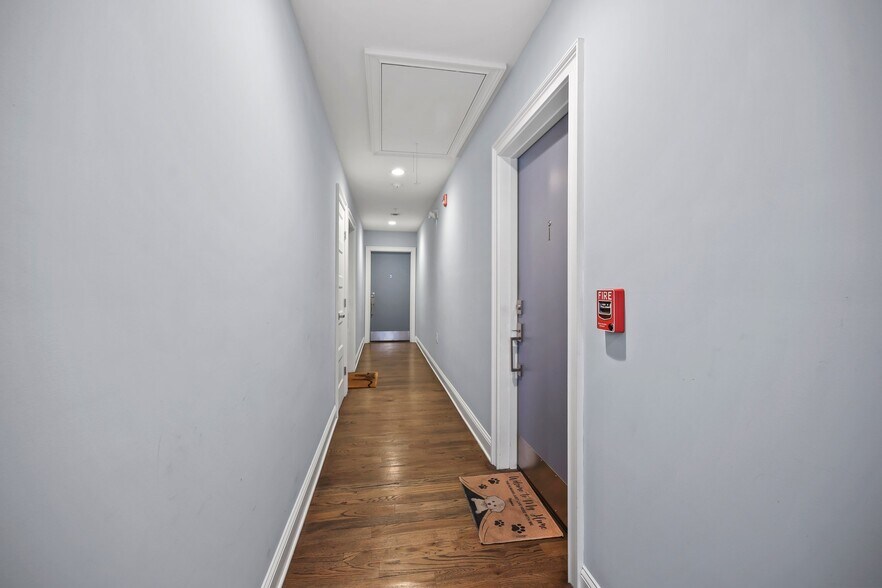 More Photos Of 19 Franklin St, Bloomfield Storefront Retail Office For Sale