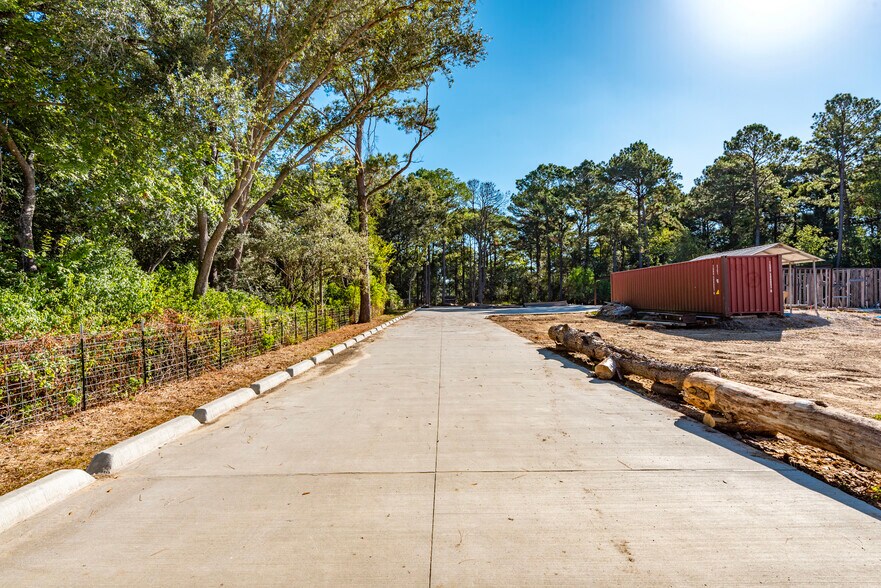 More Photos Of 225 Foster Street, Alvin Land For Sale