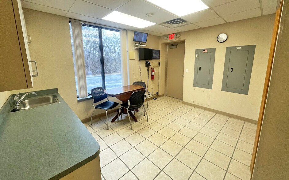 More Photos Of 23890 Novi Rd, Novi Bank For Sale