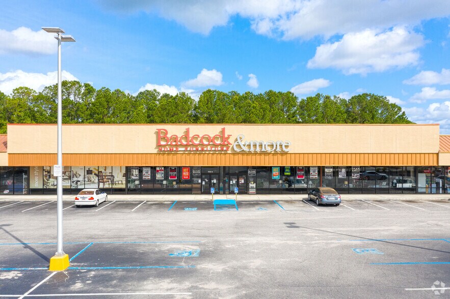 More Photos Of 1650-1720 Sam Rittenberg Blvd, Charleston General Retail For Lease