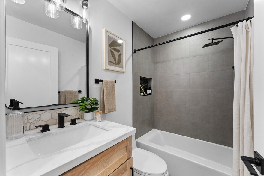 More Photos Of 4286 Samoset Ave, San Diego Multifamily For Sale