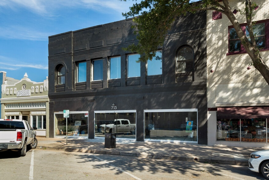 Primary Photo Of 713 Indiana Ave, Wichita Falls General Retail For Lease