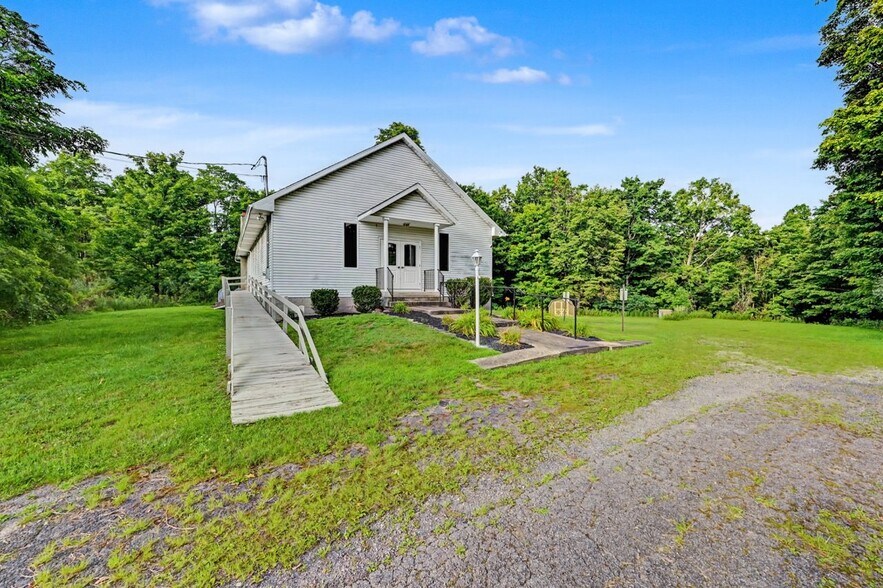 More Photos Of 15924 PA-407 Sr, Fleetville Office For Sale