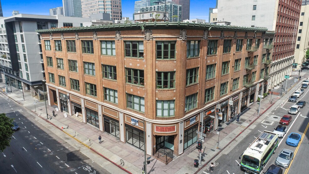 More Photos Of 500 W 7th St, Los Angeles Apartments For Lease