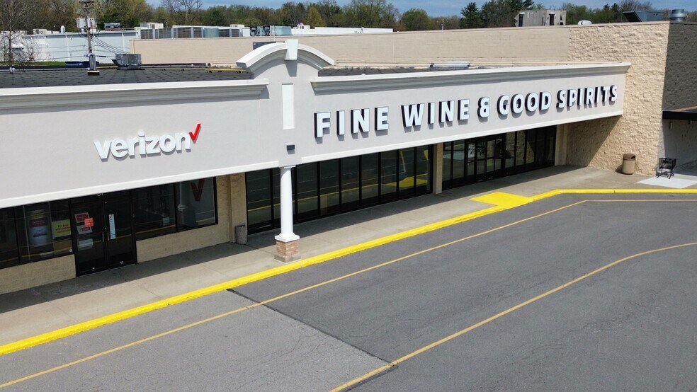 More Photos Of 15-49 Pine Grove Sq, Grove City Unknown For Lease