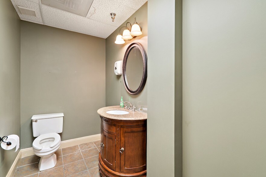 More Photos Of 14325 Willard Rd, Chantilly Office For Lease