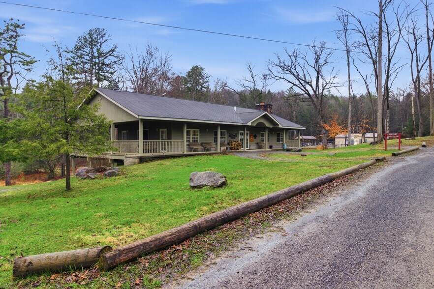 More Photos Of 89 Nolan Rd, Penfield General Retail For Sale