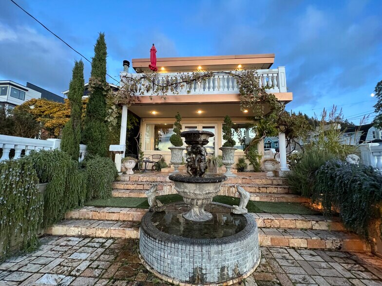 More Photos Of 4030 Beach Dr SW, Seattle Specialty For Sale