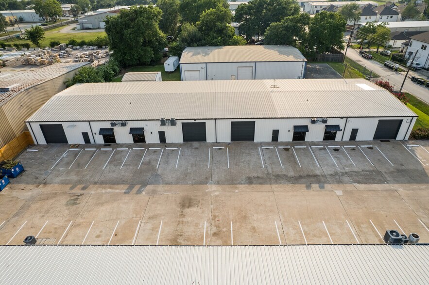 More Photos Of 5707-5709 Gardendale Dr, Houston Unknown For Lease