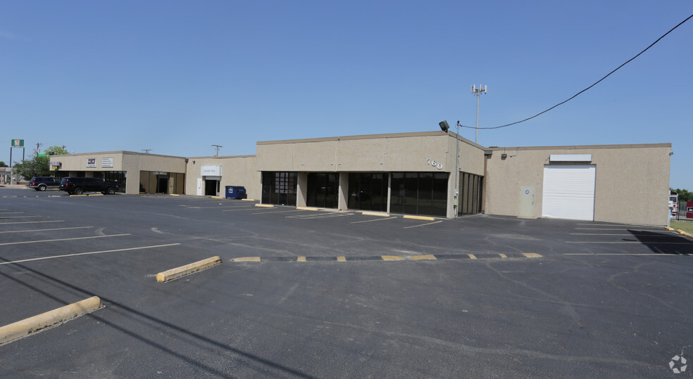 Primary Photo Of 760-780 N Beach St, Fort Worth Showroom For Lease