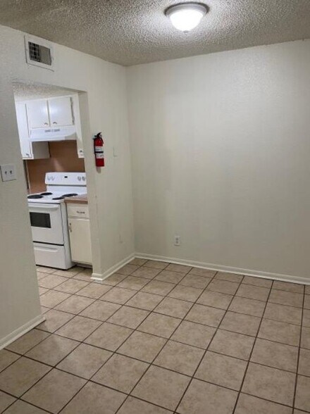 More Photos Of 1905 Jephson Ln, Alvin Apartments For Sale