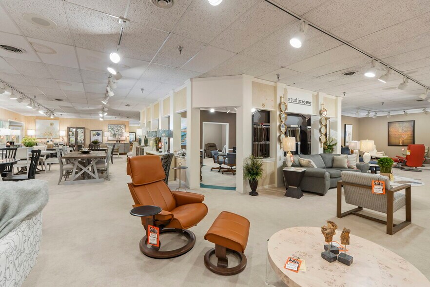 More Photos Of 334 County Road 81, Osseo Storefront Retail Office For Sale