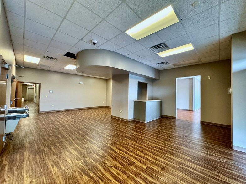 More Photos Of 4645 Village Square Dr, Paducah Storefront Retail Office For Lease