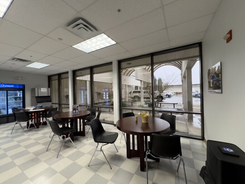 More Photos Of 4300-4356 Caterpillar Rd, Redding Manufacturing For Sale